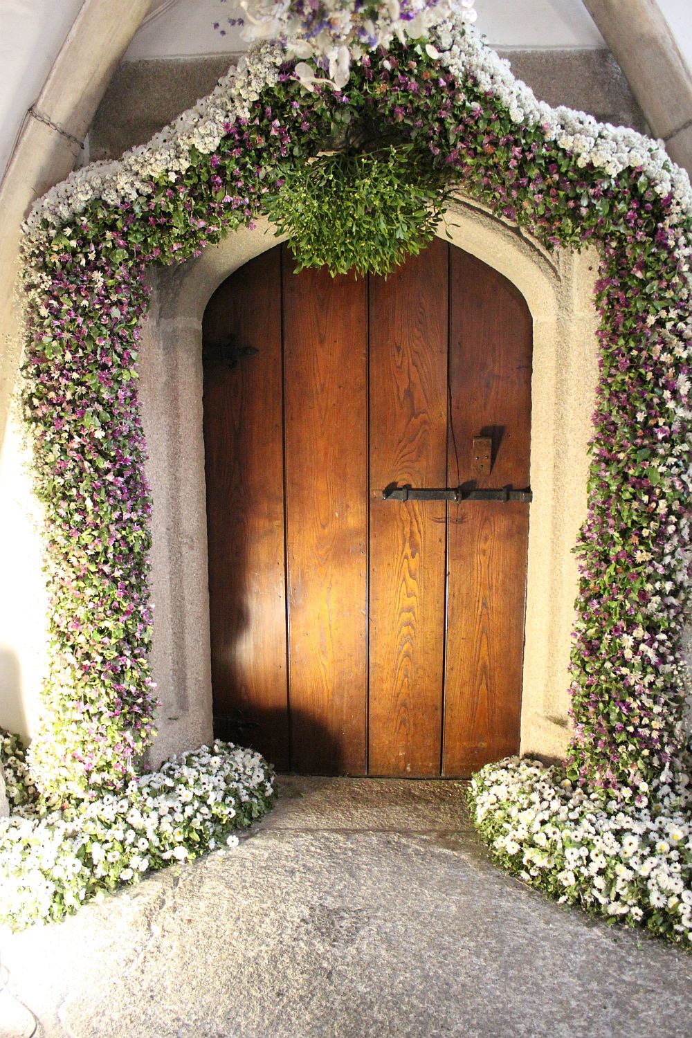 The end of the garland, complete with mistletoe